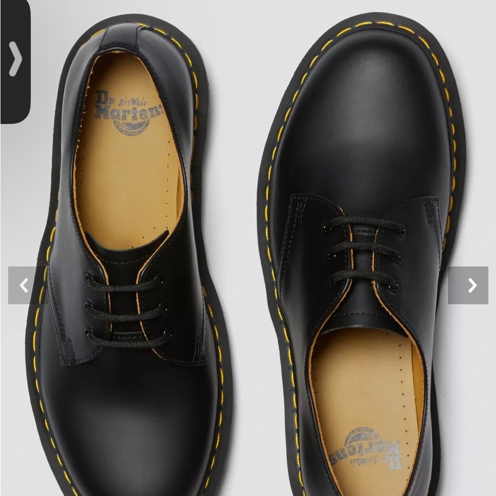 Dr. Martens Classic Smooth 1461 Black Leather Shoes. Unisex.